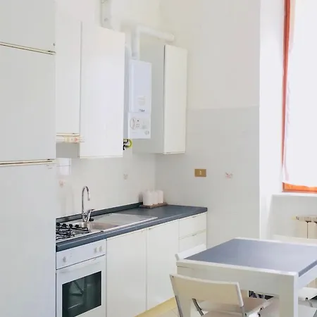 Apartment Close To The Sea דירה *